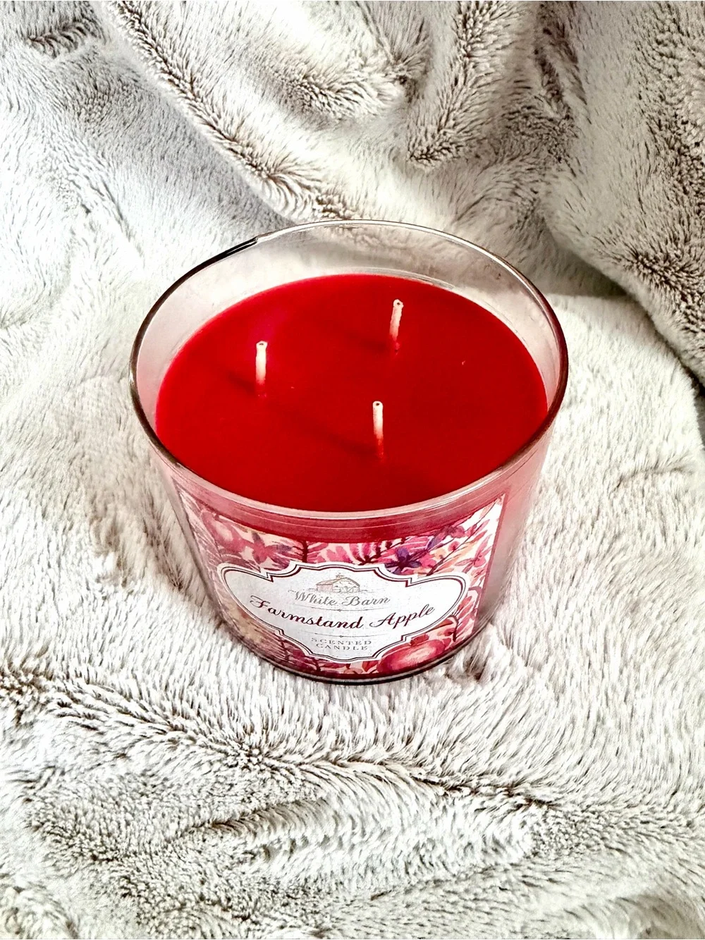 Discontinued White Barn Farmstand Apple Scented Candle - Red
